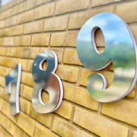 NUMERO DE LUXO EM ACM COM PVC PRATA ESPELHADO DECORCHIC