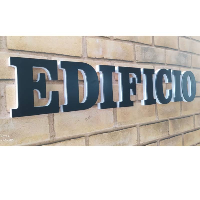 LETRA PVC PRETO
